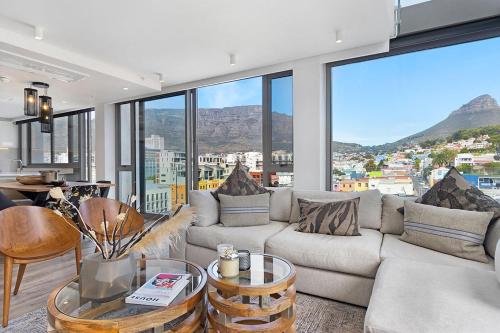702 on Strand Cape Town Panoramic Mountain Views — 4-Star Luxury Hotel in Cape Town, South Africa