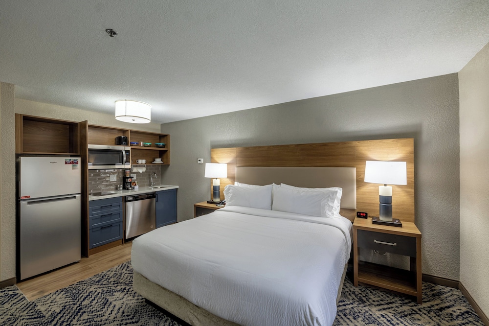 Candlewood Suites Wichita Northwest - photo 11
