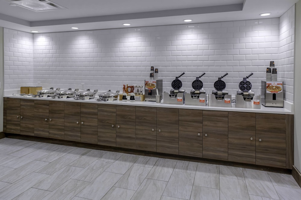 Fairfield Inn & Suites by Marriott Dallas Downtown - photo 14