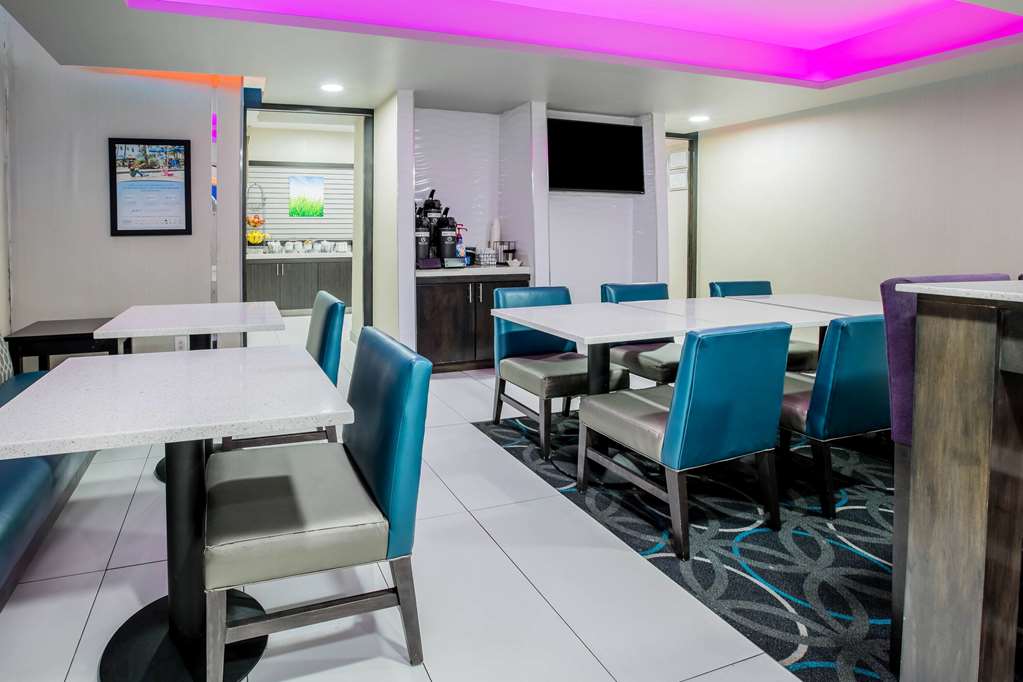 La Quinta Inn & Suites by Wyndham Dallas Mesquite - photo 70