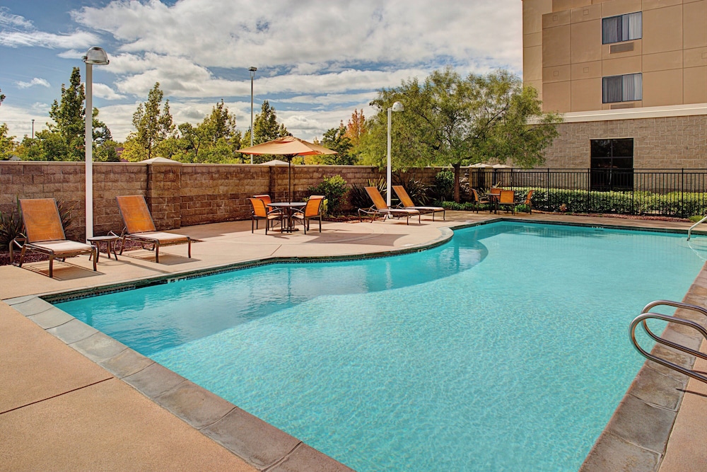 Courtyard by Marriott Sacramento Midtown - photo 17