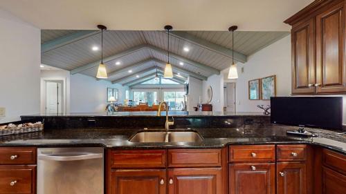15 Promontory Ct - photo 5