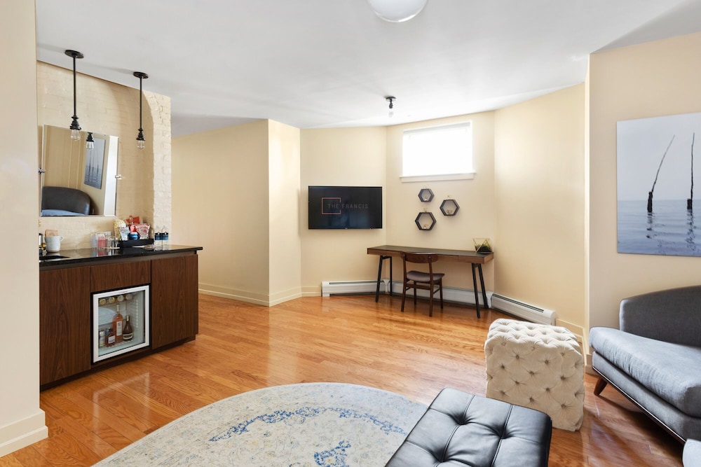 The Francis - photo 14