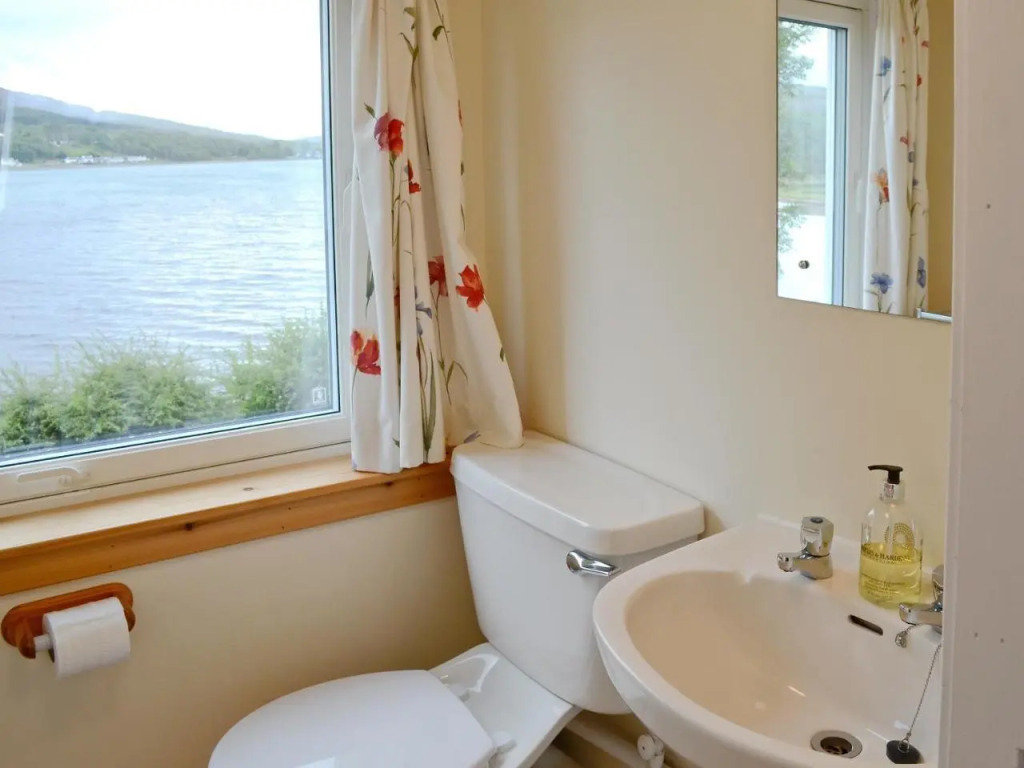 Cruary — 4-Star Luxury Hotel in None, United Kingdom