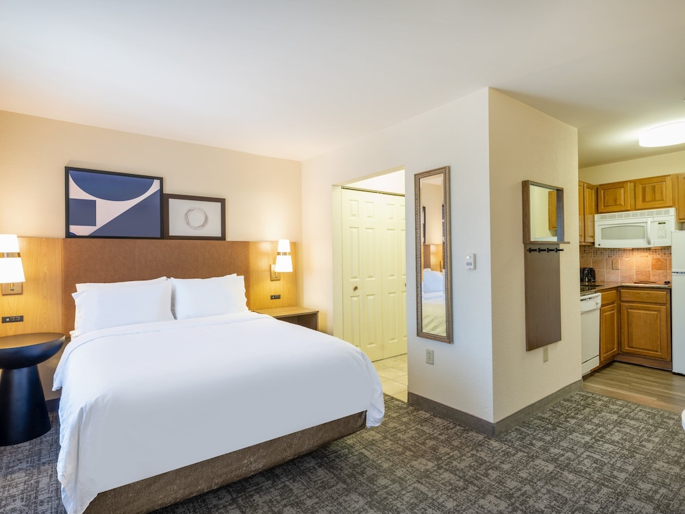 Staybridge Suites Milwaukee Airport South by IHG - photo 17