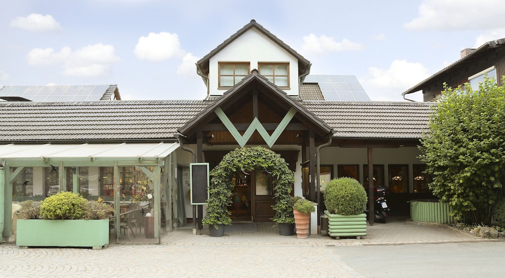 Waldhotel Bächlein - carbon neutral hotel in Mitwitz