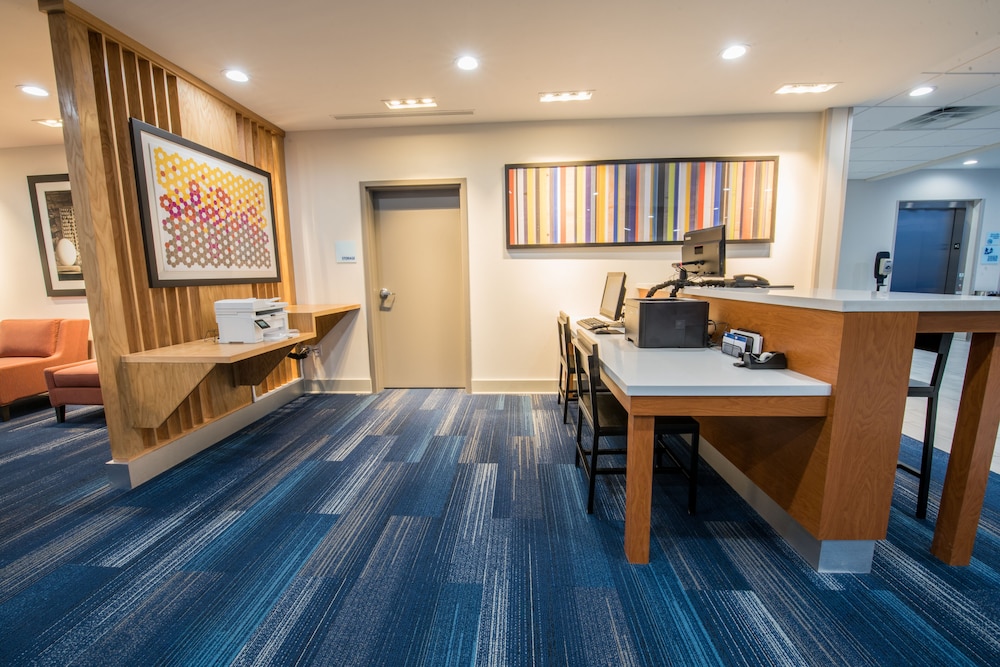 Holiday Inn Express & Suites Lake Charles South Casino Area by IHG - photo 102