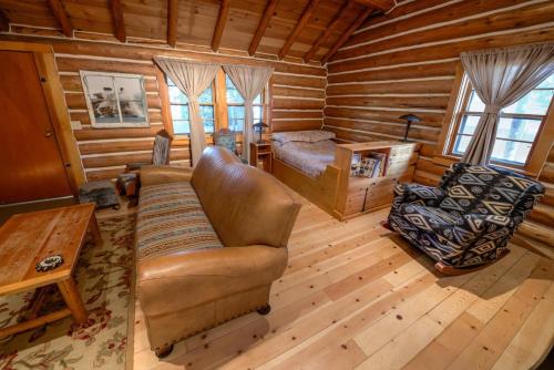 Ycc Cabin — 4-Star Luxury Hotel in West Yellowstone, United States
