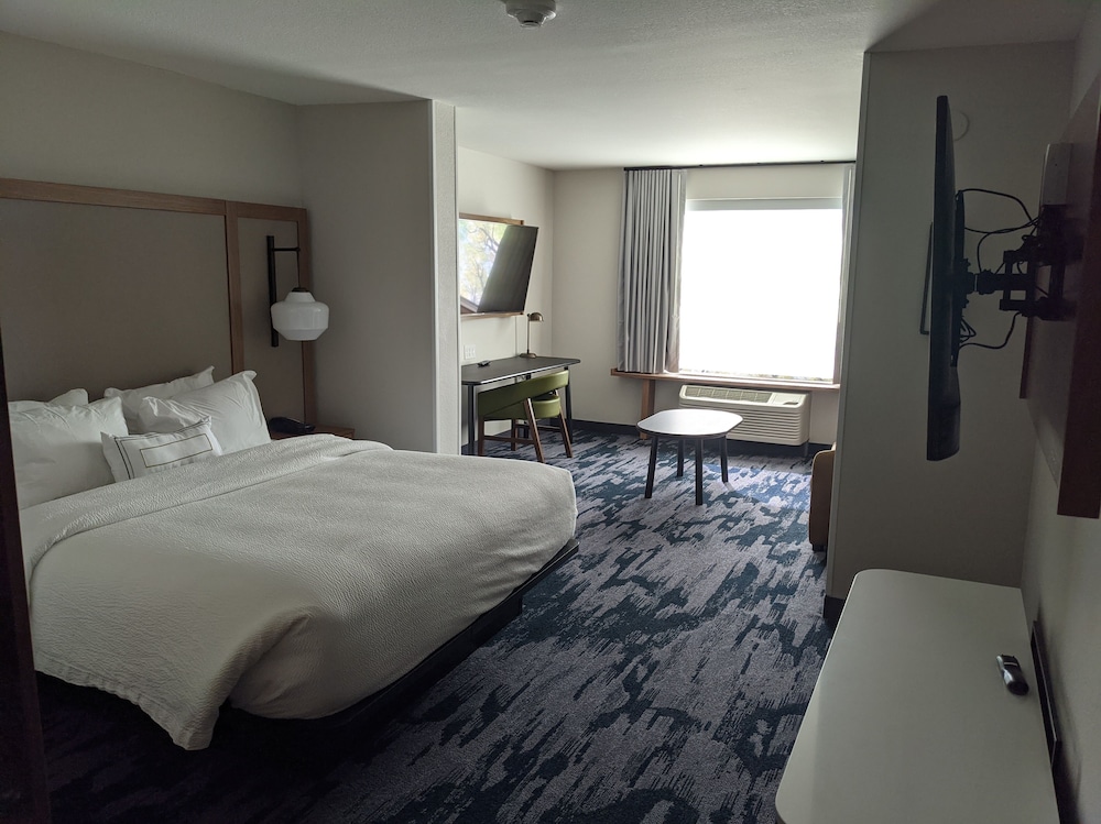 Fairfield Inn & Suites by Marriott Lincoln Crete - photo 2