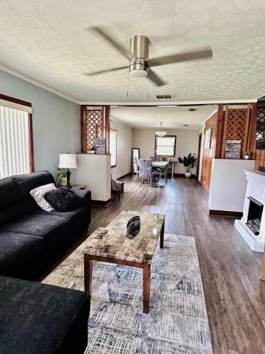 Spacious Lake Retreat For Families — Saint Cloud