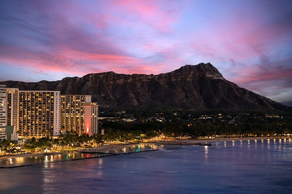 Waikiki Beach Marriott Resort & Spa - photo 120
