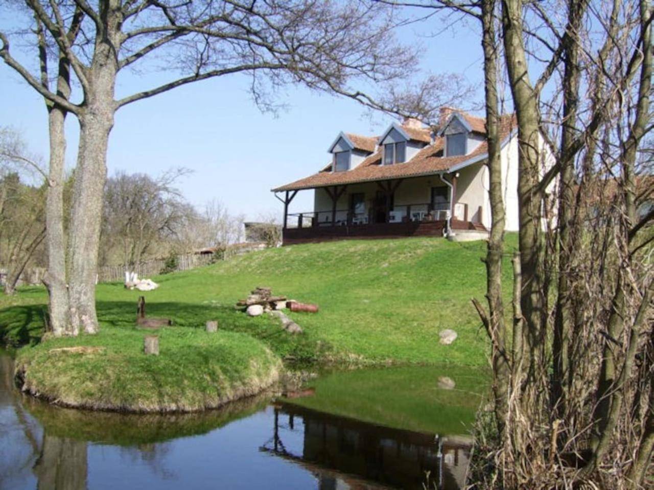 Chalupa Dejnowo - carbon neutral hotel in Unknown City