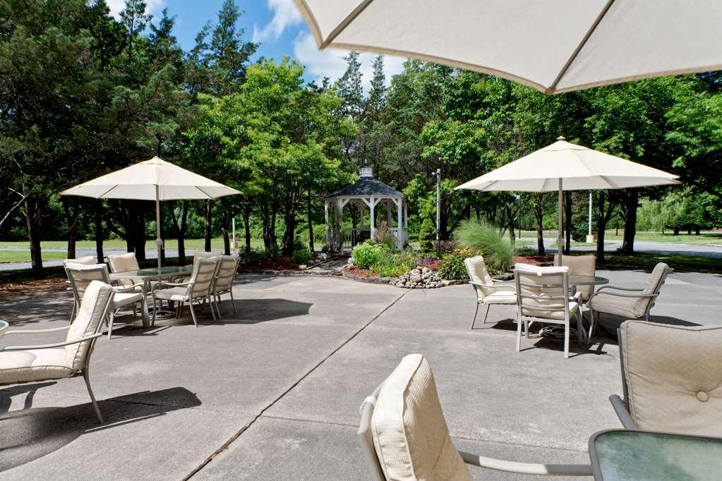 Radisson Hotel Rochester Airport - photo 4
