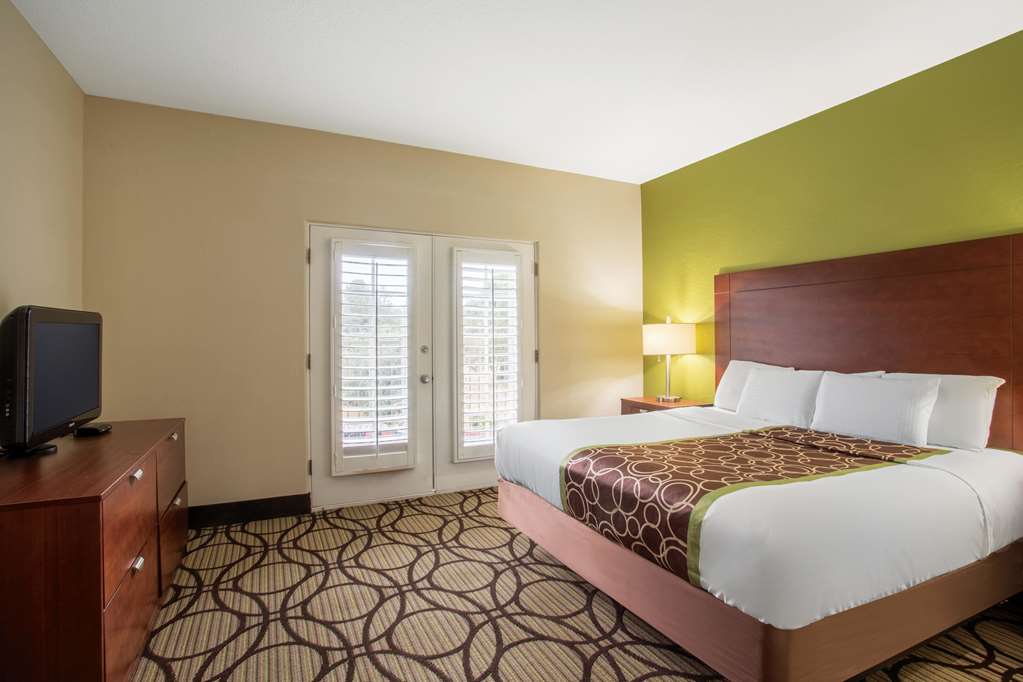 La Quinta Inn & Suites by Wyndham Conference Center Prescott - photo 20
