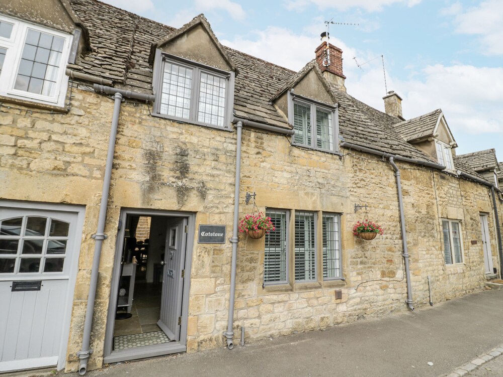 Cotstone Cottage — 4-Star Luxury Hotel in Chipping Campden, United Kingdom