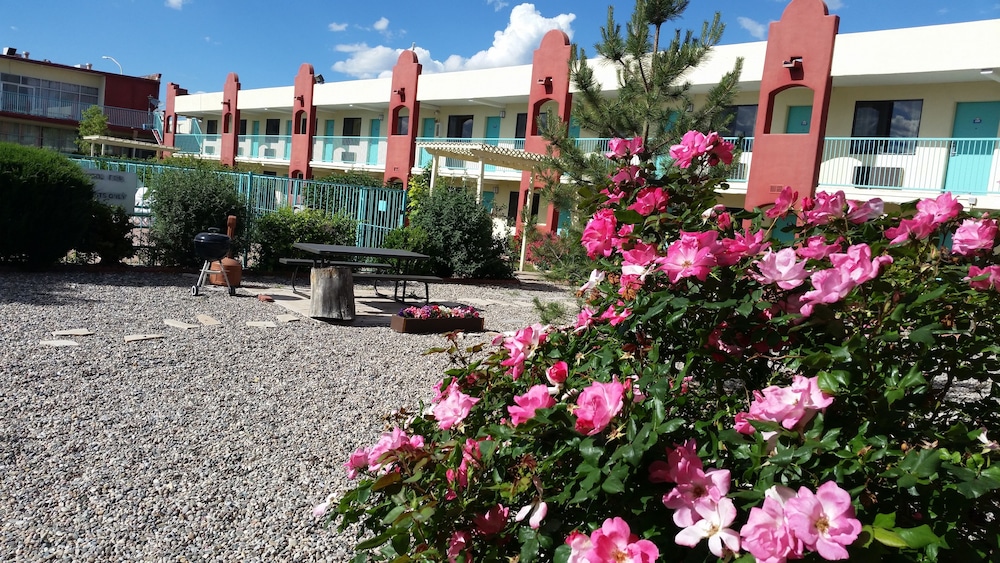 Days Inn by Wyndham Santa Fe New Mexico - photo 29