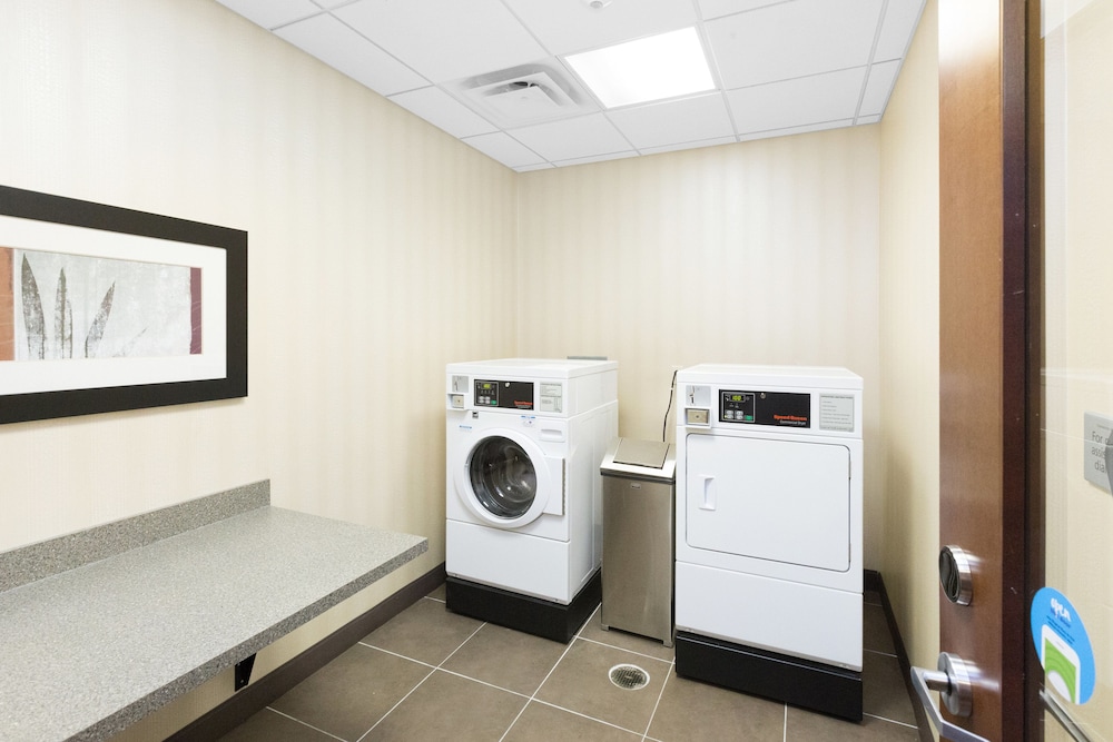 Hampton Inn Pittsburgh Bridgeville - photo 34