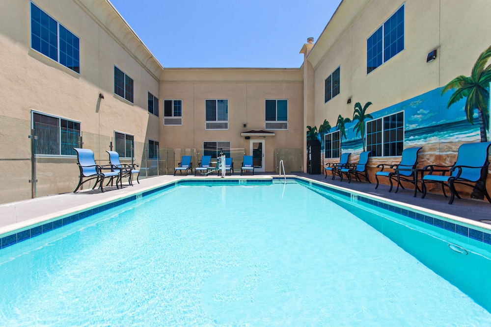 Holiday Inn Express Hotel & Suites Hollywood Walk of Fame by IHG - photo 61