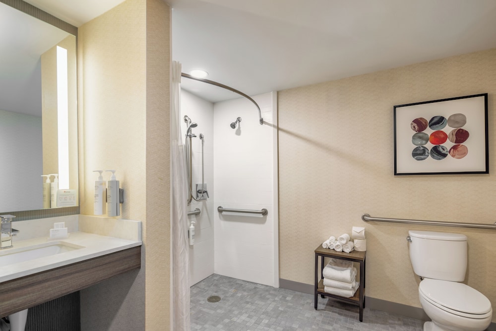 Hilton Garden Inn Chicago Oak Brook - photo 16