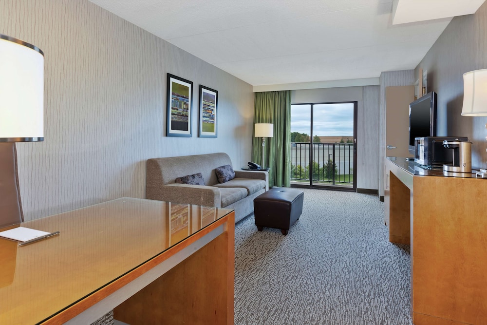 Hotel Auburn Hills - photo 14