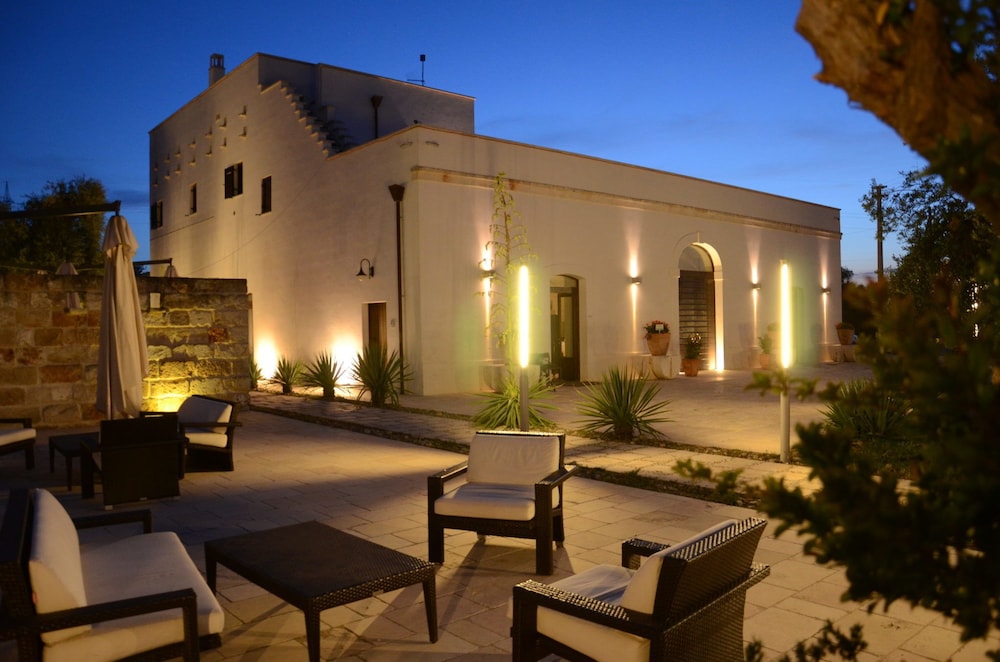 Agriturismo Tenuta Chianchizza — 4-Star Luxury Hotel in Monopoli, Italy