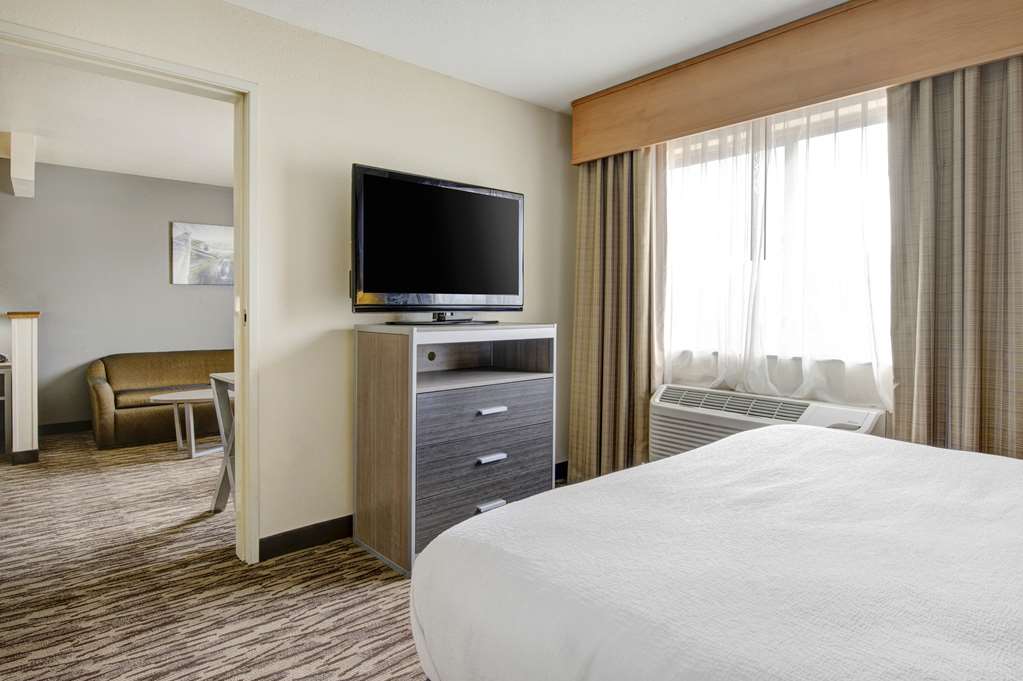 Best Western Plus Peppertree Airport Inn - photo 23