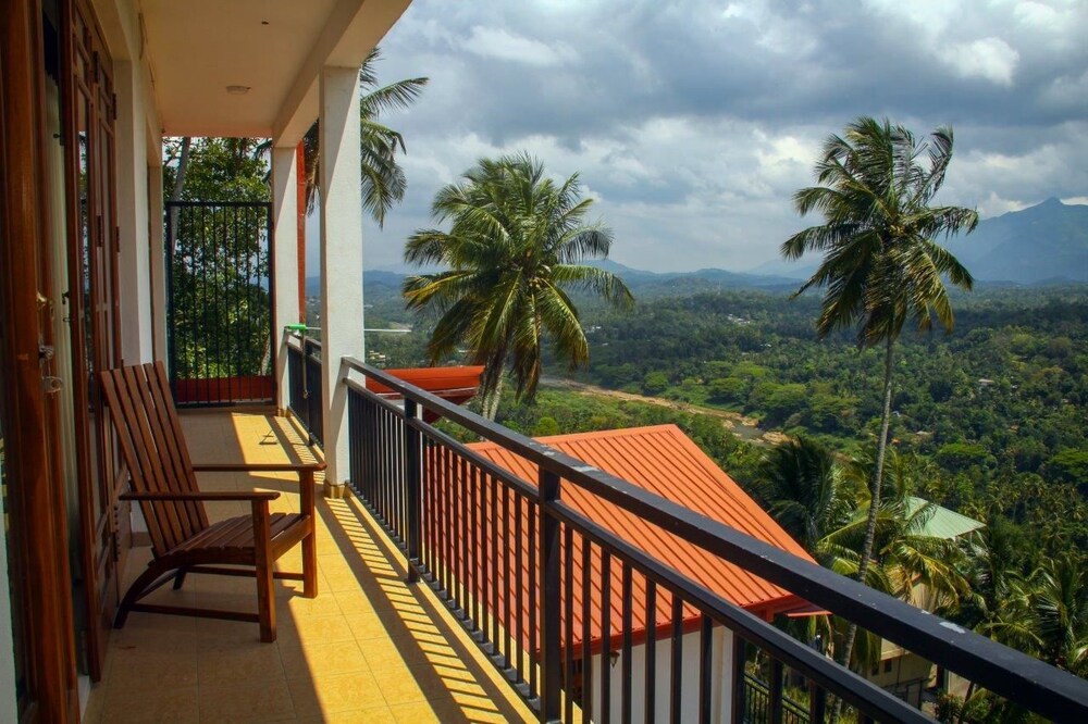 Serenity Hill Oasis - carbon neutral hotel in Kandy