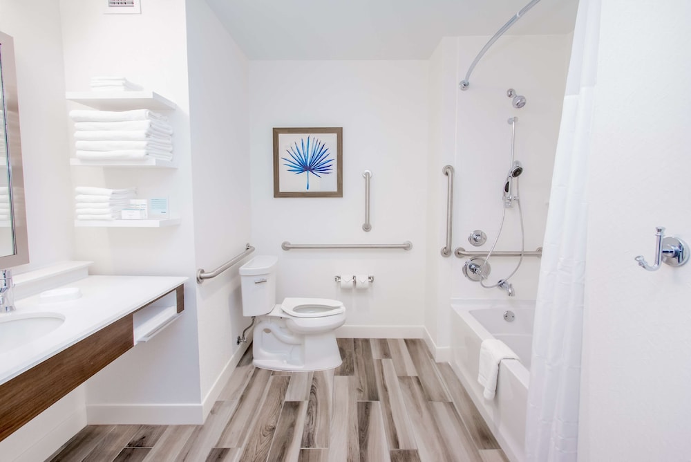 Hampton Inn & Suites Panama City Beach Beachfront - photo 64