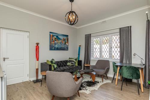 Spacious Guest Apartment in Rondebosch