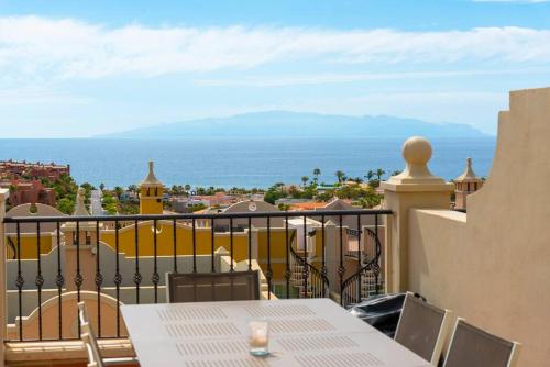Duplex Sea And Mountain View - last minute hotel in Arona