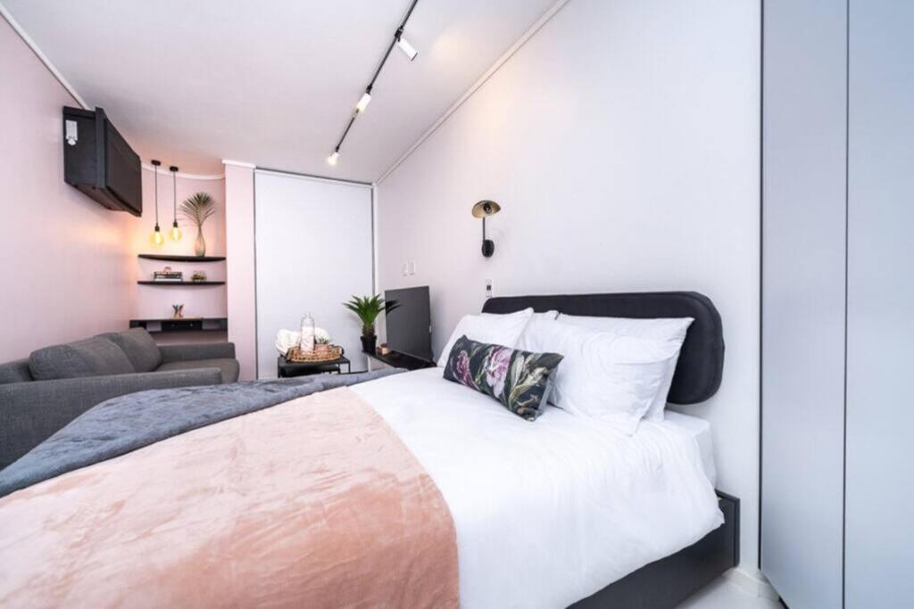 Sassy Studio in Trendy Sea Point