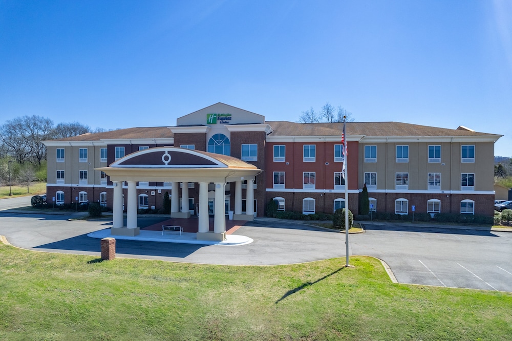 Holiday Inn Express Hotel & Suites Talladega by IHG — hotel in Talladega