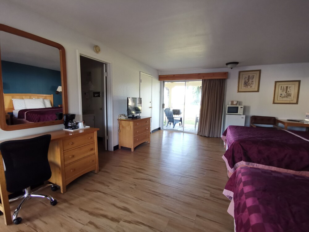 Skylark Shores Resort - photo 20