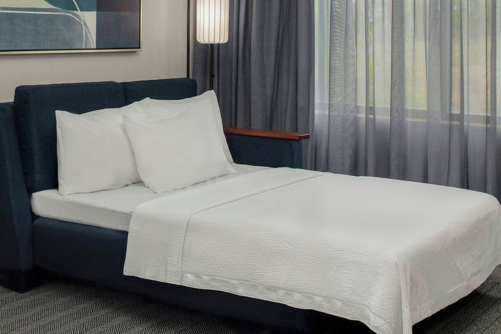 Courtyard by Marriott Pittsburgh Greensburg - photo 9