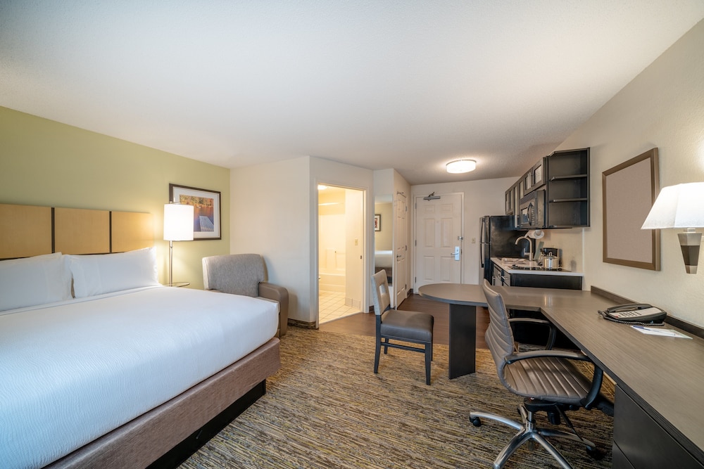 Candlewood Suites Herndon by IHG - photo 9