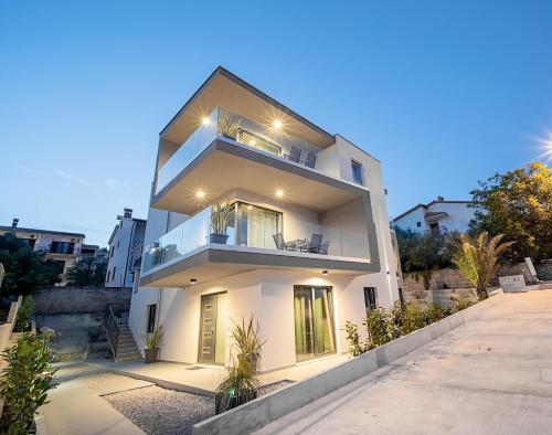 Villa Apartments Lela — 4-Star Luxury Hotel in Rabac, Croatia