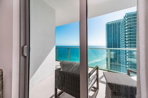 Hyde Beach Luxury Condo Resort apts - photo 2