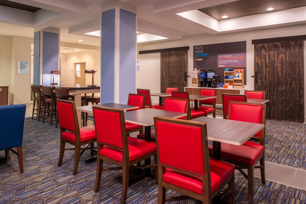 Holiday Inn Express Hotel & Suites Tampa Anderson Rd Veteran by IHG - photo 49