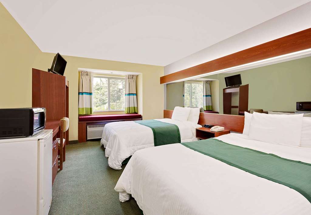 Microtel Inn & Suites by Wyndham Thomasville High Point Lexi - photo 15