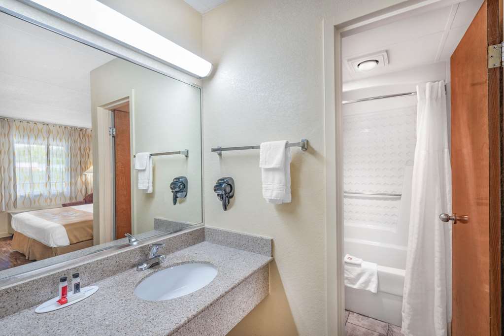 Days Inn by Wyndham Clarksville TN - photo 27