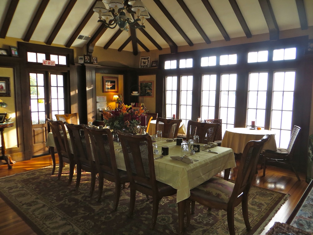 Boathouse Waterfront Lodging - photo 29