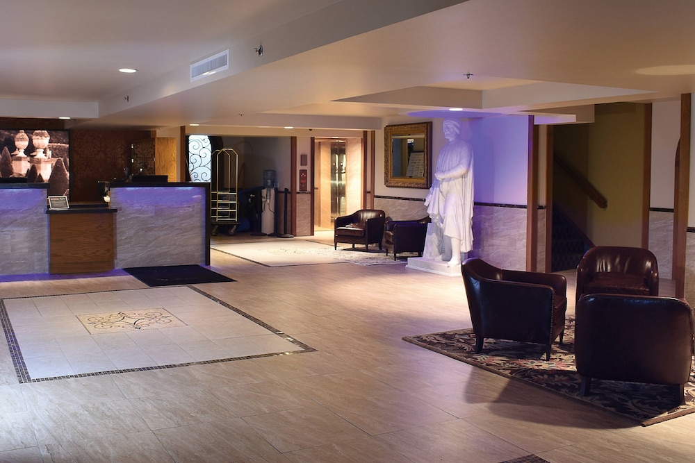 The Fontana Hotel - photo 2