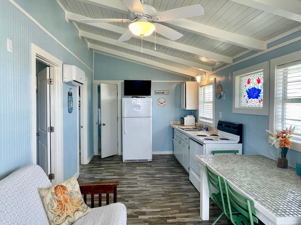 Blue Dolphin Inn and Cottages - photo 51
