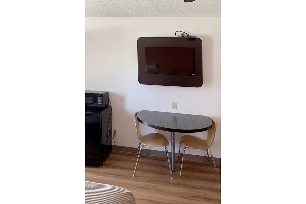 Motel6 Cameron MO - photo 13