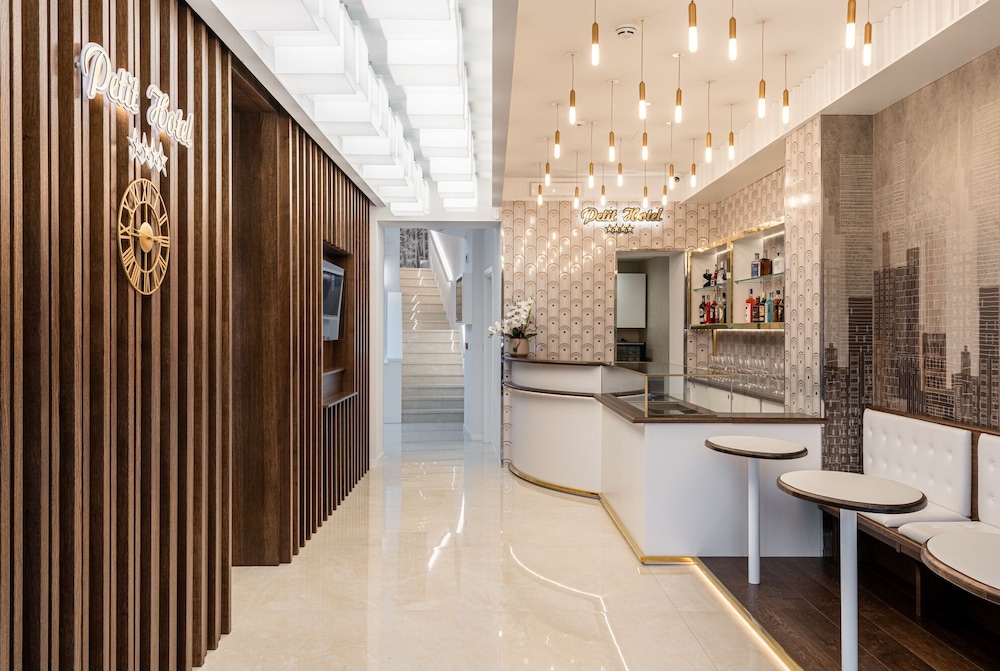 Petit Hotel - carbon neutral hotel in Prato