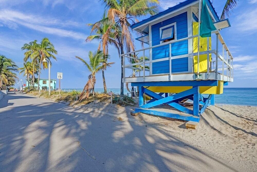 Coastal Studio by Hollywood Beach Boardwalk - photo 17