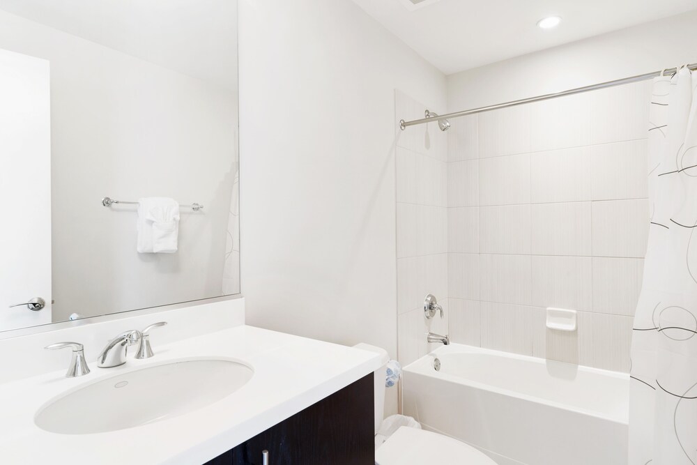 Global Luxury Suites at The White House - photo 24