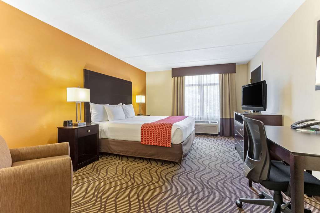 La Quinta Inn & Suites by Wyndham Tampa North I 75 - photo 14