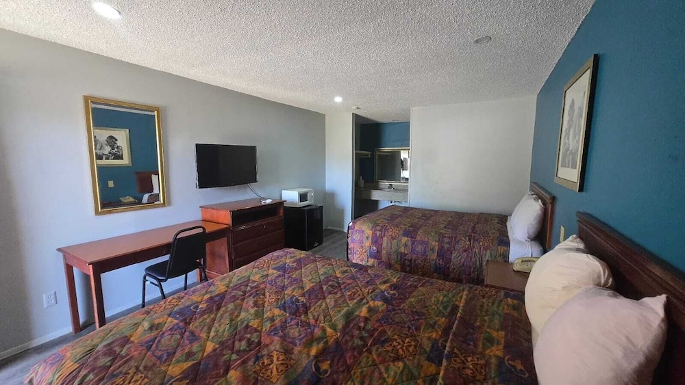 Jeffersonian Motor Inn - photo 13