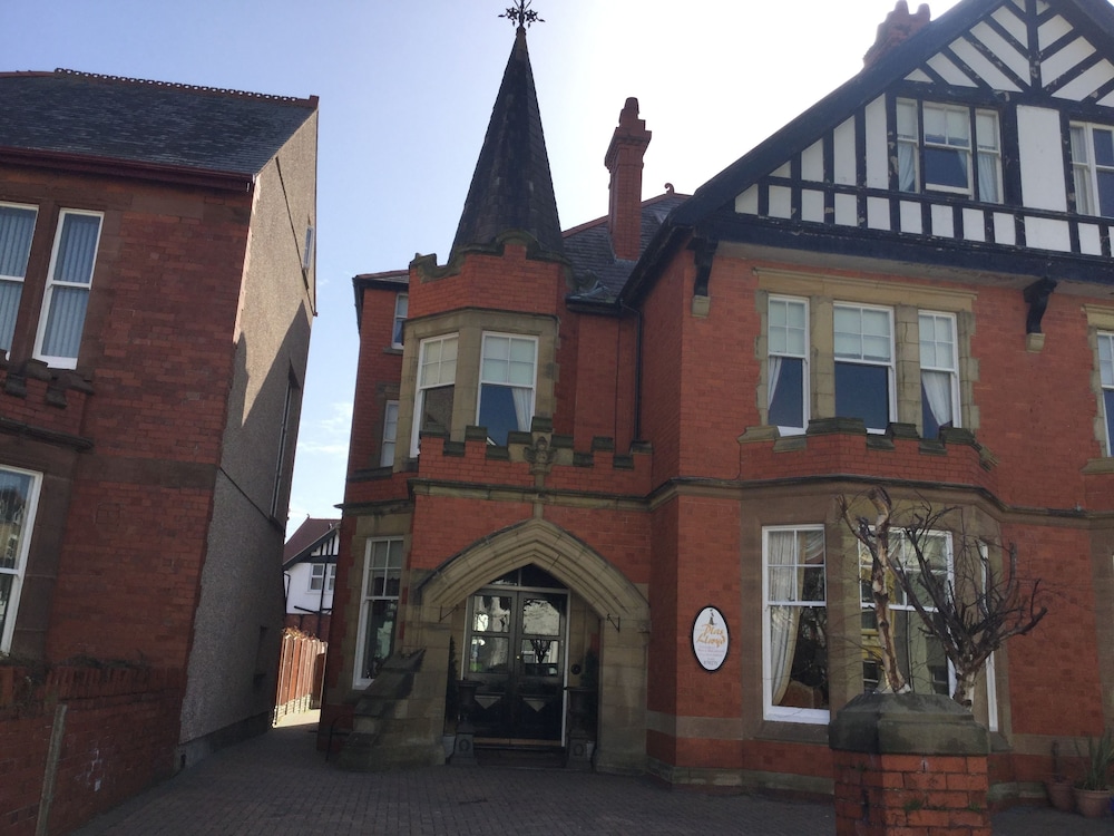 Plas Llwyd Guest House — 4-Star Luxury Hotel in Llandudno, United Kingdom